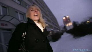 PublicAgent - Laura (E70)