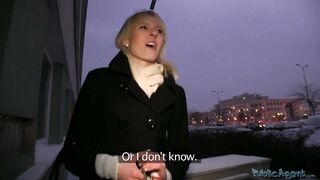 PublicAgent - Laura (E70)