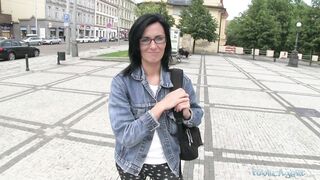 PublicAgent - Laura (E198) 2014