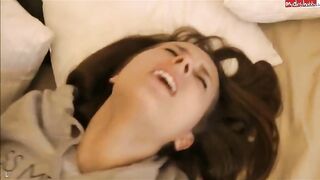 Stiefvater fickt mich und Schulfreundin