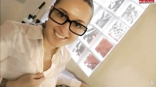 Unschuldiges Hausmädchen AO benutzt