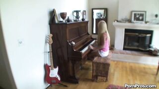 ahryanstyn - RealExGirlfriends.com