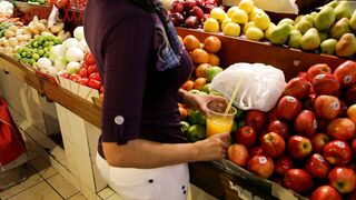 sexmexdivas.com Karina at market-part1