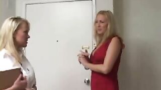 Momsteachningteens.com - Mandy e Carly