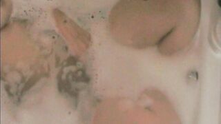 TeensGFS.com - Fai il bagno che io ti fo la doccia (Italians)