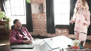 Skylar Vox's Second Appearance