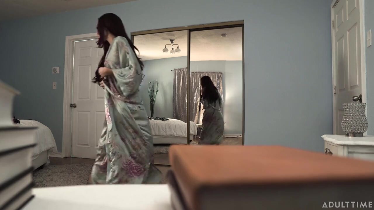 Shocking Family Spycam Stories - Pornissimo.org